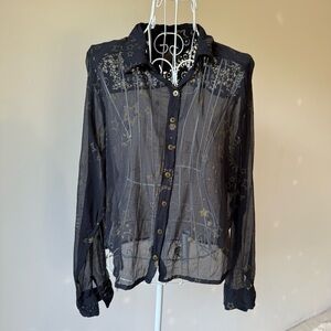 Z&L Sheer Black Star novelty Print Button-Up Blouse Crochet Lace Detail SZ L